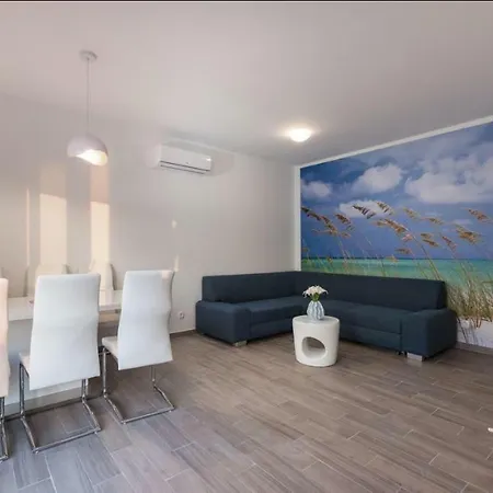 Villa Luxury Seafront *