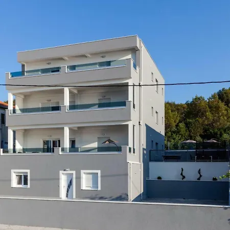 Luxury Seafront Villa